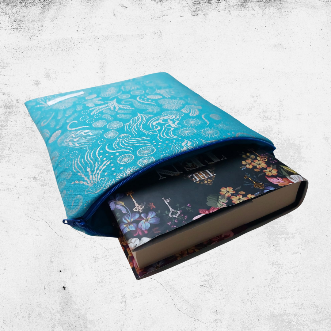 Jelly Fish - Book Sleeve - Silver metallic