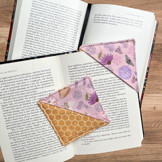 Pink Bumblebee Garden Corner Bookmark