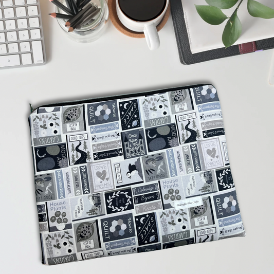 Books - Laptop Sleeve